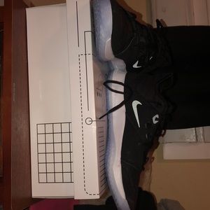 Paul George 3 (PG3) basketball shoes.